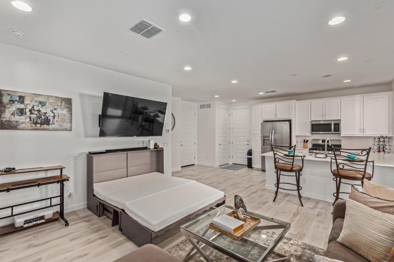 At Your Service - Modern Amenities, Urban Location, Sophisticated Style Lejlighed Phoenix