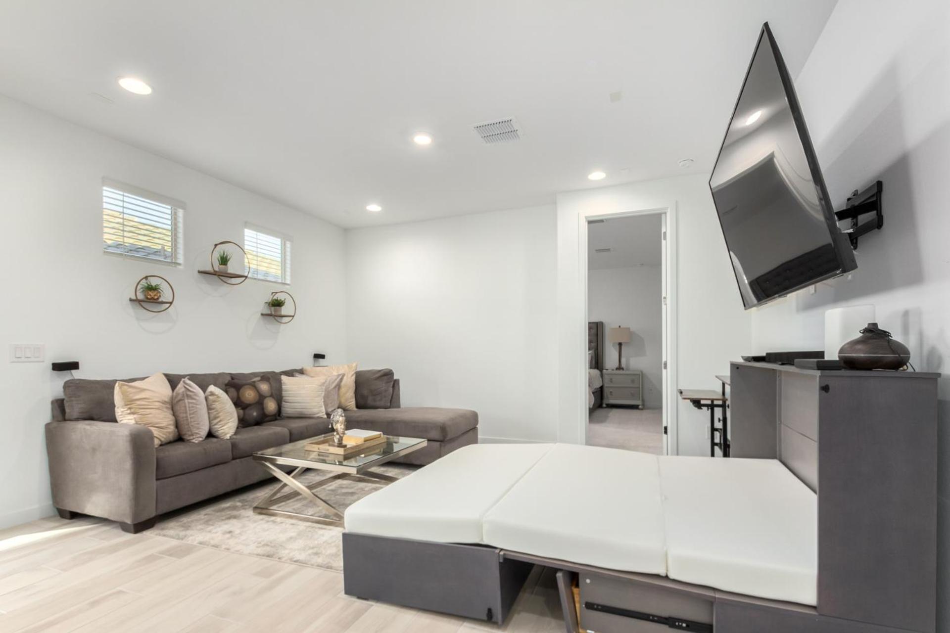 At Your Service - Modern Amenities, Urban Location, Sophisticated Style Lejlighed